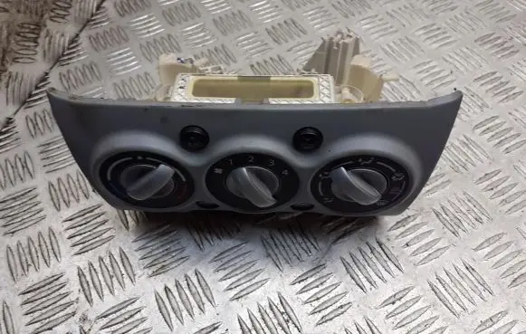 Suzuki Alto Interior fan control switch BRAK