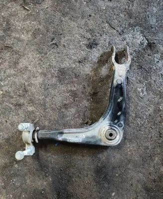Front lower control arm/wishbone