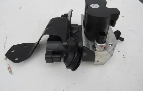 Mercedes-Benz CL C216 Air suspension valve block A2213200635