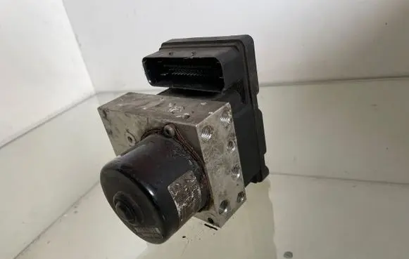 Volvo V70 ABS Pump 8619968 100925040213 5WK84000