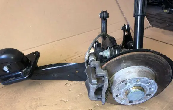 Volkswagen Golf VIII Rear wheel hub spindle/knuckle 5WA407435F