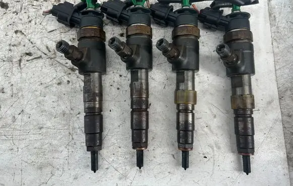 Peugeot 308 Fuel injectors set 0445110340 870692
