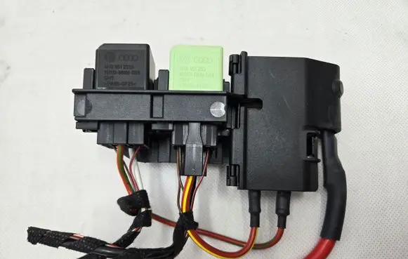 Audi A4 S4 B9 Heater blower motor/fan resistor 8W0937503B