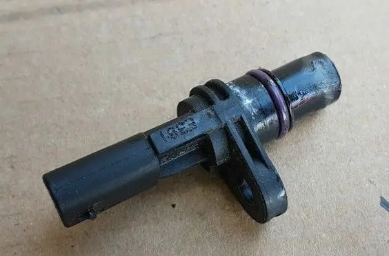 Audi A3 S3 8V Camshaft position sensor 04L907601