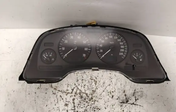 Speedometer (instrument cluster)