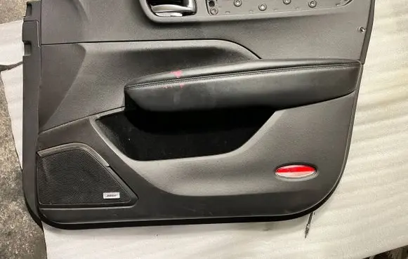 Alfa Romeo Stelvio Front door card panel trim braknumeruczci
