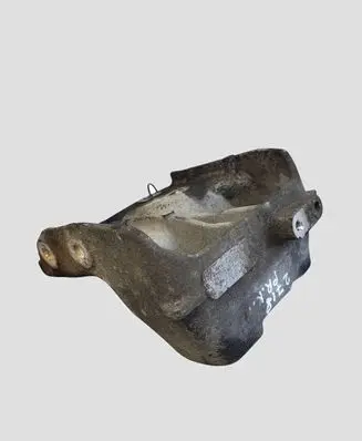 Subaru Outback Engine mounting bracket