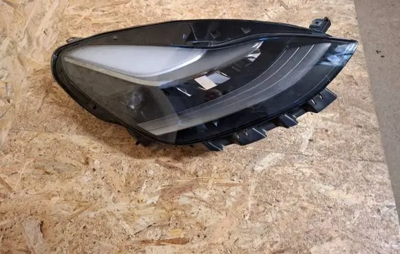 Tesla Model 3 Headlight/headlamp 107737200K 245.461-02