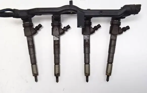 Alfa Romeo Giulietta Fuel injector 0445110300
