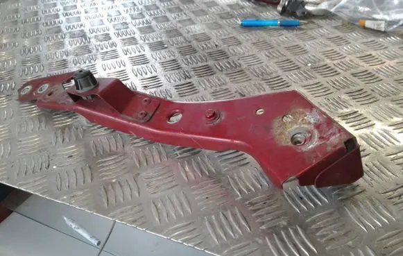 Renault Megane III Headlight/headlamp mounting bracket 6251306E