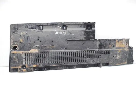 Renault Clio V Center/middle under tray cover 748146832R