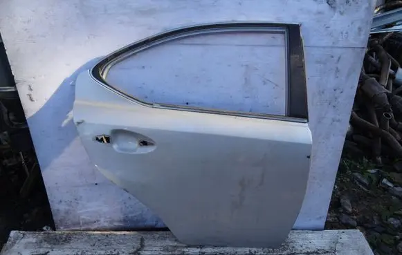 Lexus IS 220D-250-350 Rear door