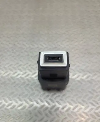 Peugeot 308 USB socket connector 98313506VV