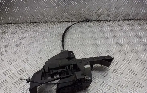 Ford Focus Rear door lock 4M5A-A26412-BE