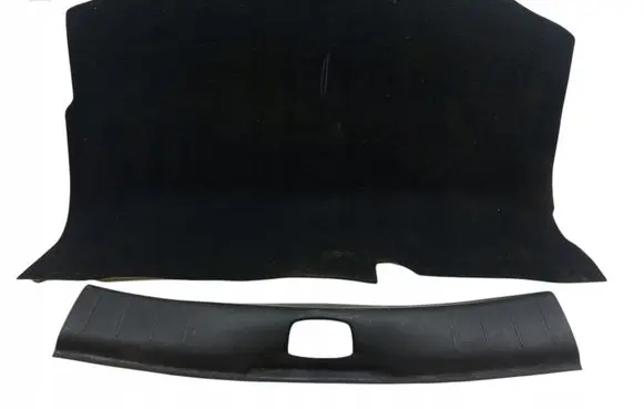 Trunk/boot floor carpet liner