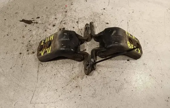 Nissan Navara D40 Front door hinge set 