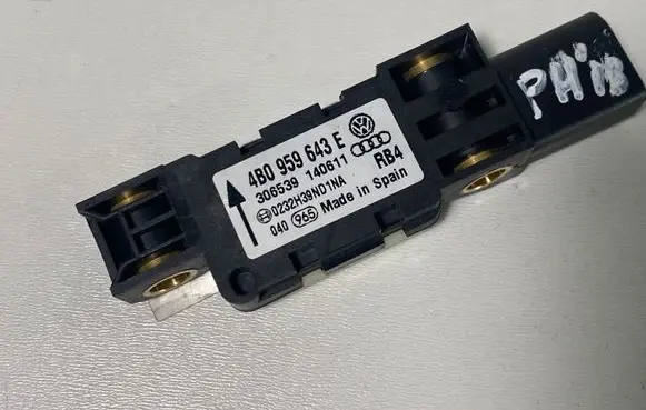Audi A3 S3 8P Airbag deployment crash/impact sensor 4B0959643E