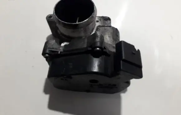 Volkswagen Golf IV Throttle valve 03l1280630v100 91128222