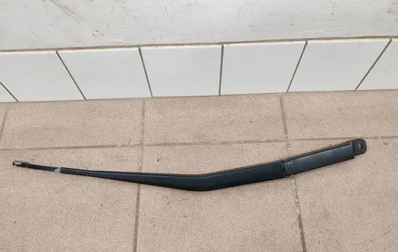 Honda Accord Front wiper blade arm 