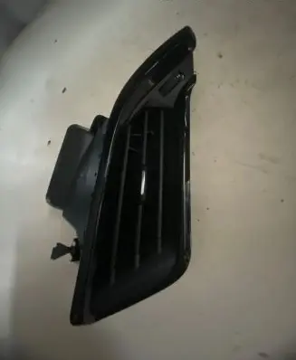 Peugeot 208 Dash center air vent grill 9633131777