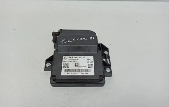Volkswagen PASSAT CC Hand brake control module 3AA907801G