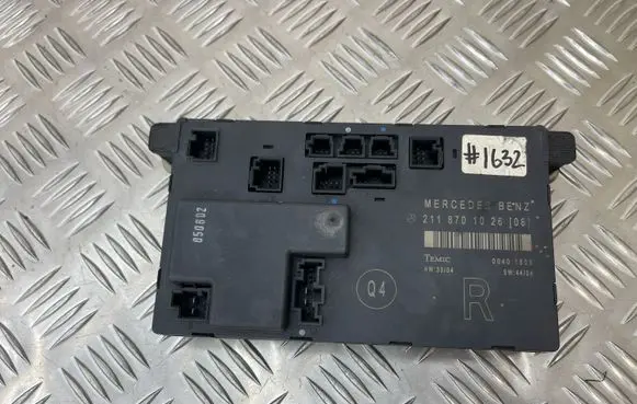 Mercedes-Benz E W211 Door control unit/module 2118701026
