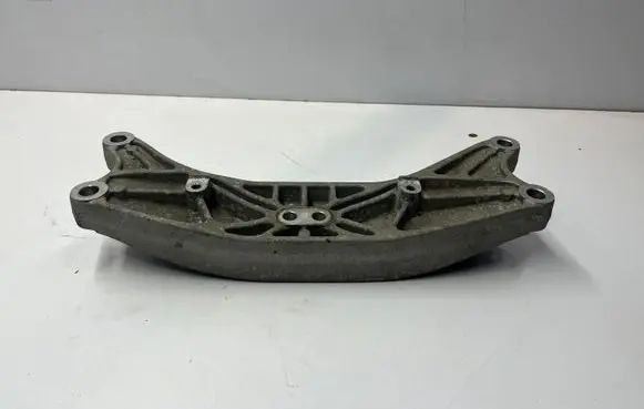 Maserati Quattroporte Gearbox mounting bracket 670003954