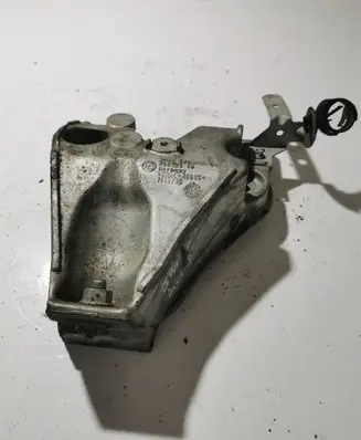 BMW 4 F32 F33 Engine mounting bracket 6789093