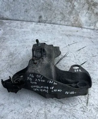 Audi A6 S6 C5 4B Engine mounting bracket 4B0199352D