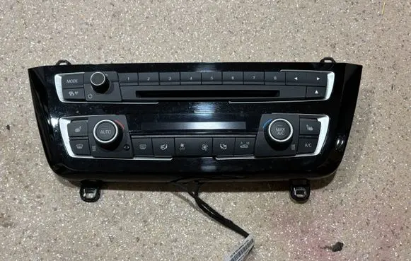 BMW M4 F82 F83 Climate control unit 933546 6832880 938939