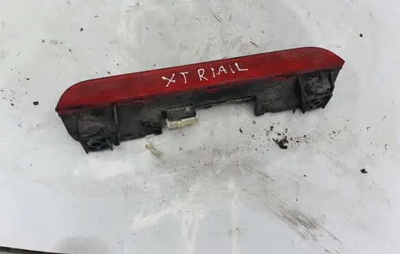 Nissan X-Trail T30 Third/center stoplight NOCODE