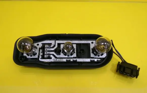 BMW 5 E39 Tail light bulb cover holder 8371324