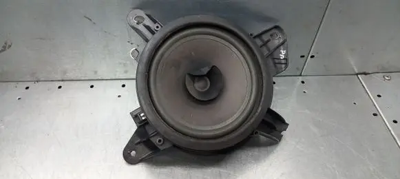 Volvo V70 Subwoofer speaker 30679500