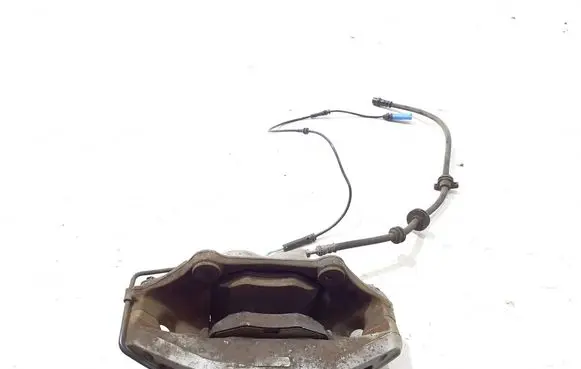 BMW 5 G30 G31 G38 Front brake caliper 6891275