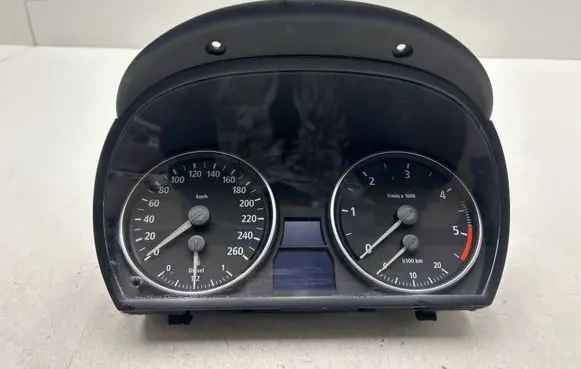 Speedometer (instrument cluster)