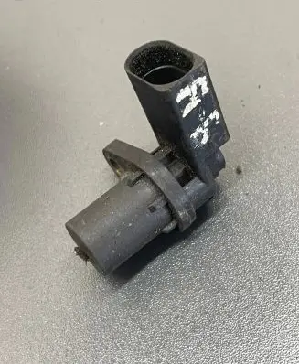 Audi A6 S6 C6 4F Crankshaft position sensor 06E906433
