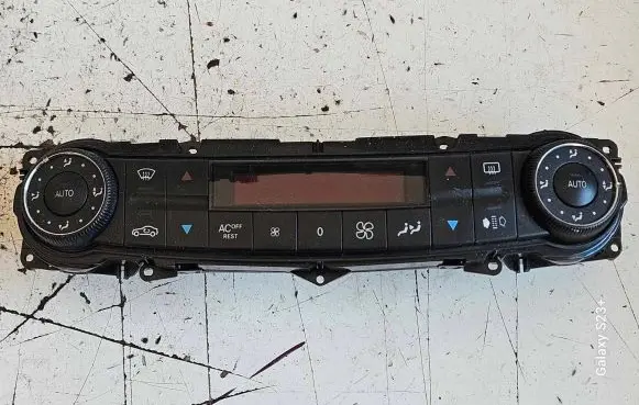 Mercedes-Benz E W211 Climate control unit 2118300685 H24140027010