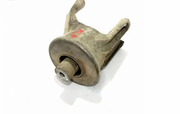Volkswagen Transporter - Caravelle T5 Engine mount bracket 7H0199849AT