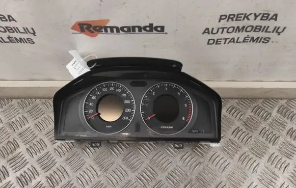 Volvo V70 Speedometer (instrument cluster) 31254535AA