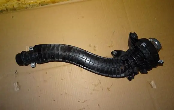 Mercedes-Benz GLA H247 Air intake duct part A6540980107 72425357