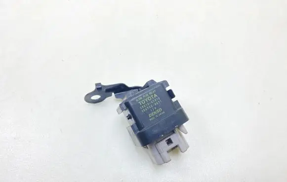 Toyota Verso Glow plug pre-heat relay 2861067010 1567000671 2860126030