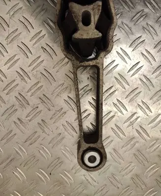 Volvo V60 Engine mount bracket 30680474