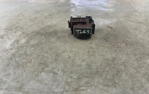 Toyota Land Cruiser (HDJ90) Electric window control switch
