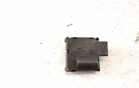 Audi Q7 4L Air flap motor/actuator 0132801319 4F0820511B