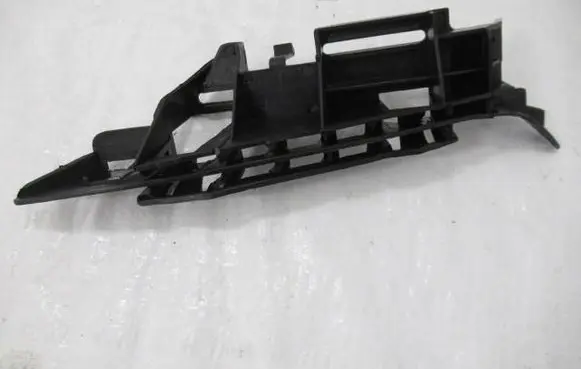 Peugeot 307 Fender mounting bracket 7416