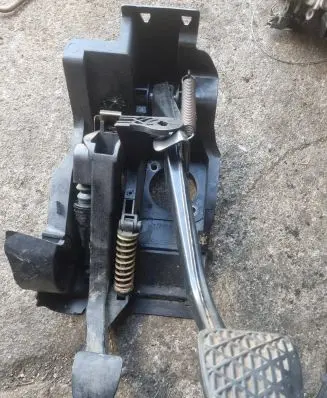 Mercedes-Benz C W203 Pedal assembly A2032900301 0134700481