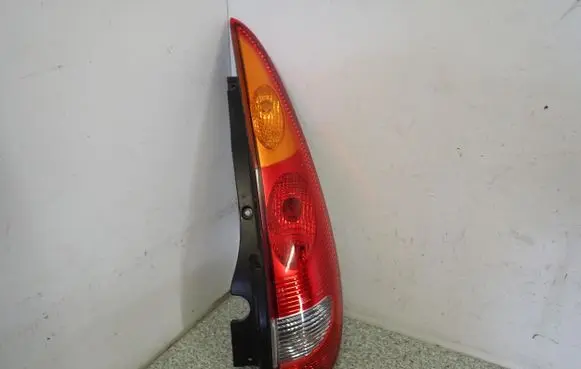 Nissan Almera Tino Rear/tail lights
