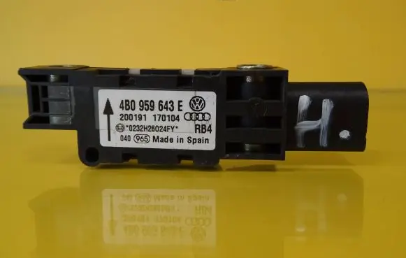 Audi A6 S6 C5 4B Airbag deployment crash/impact sensor 4B0959643E