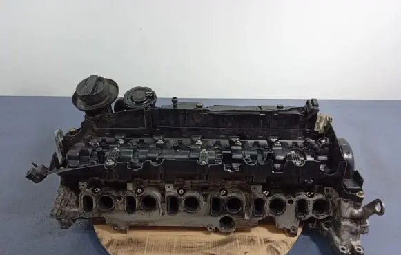 BMW 5 F10 F11 Engine head 7807641
