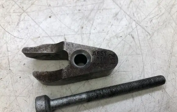 Mercedes-Benz B W246 W242 Fuel Injector clamp holder A6510160438